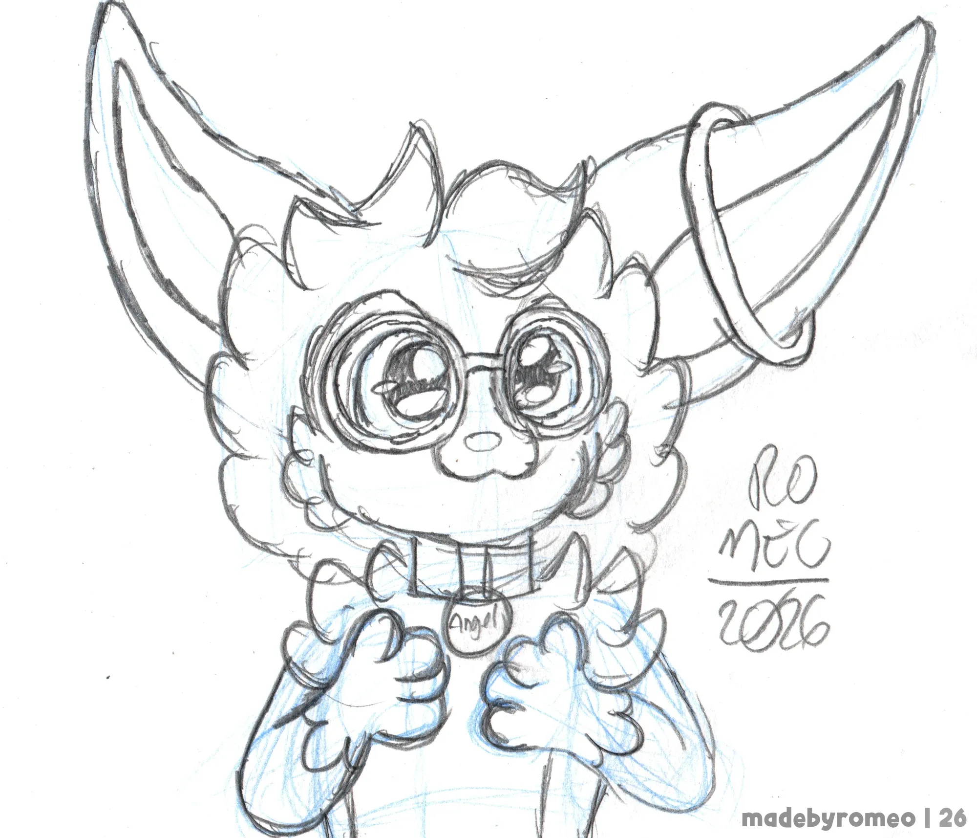 Apenas um Feneco com uma auréola em uma das orelhas e de óculos.