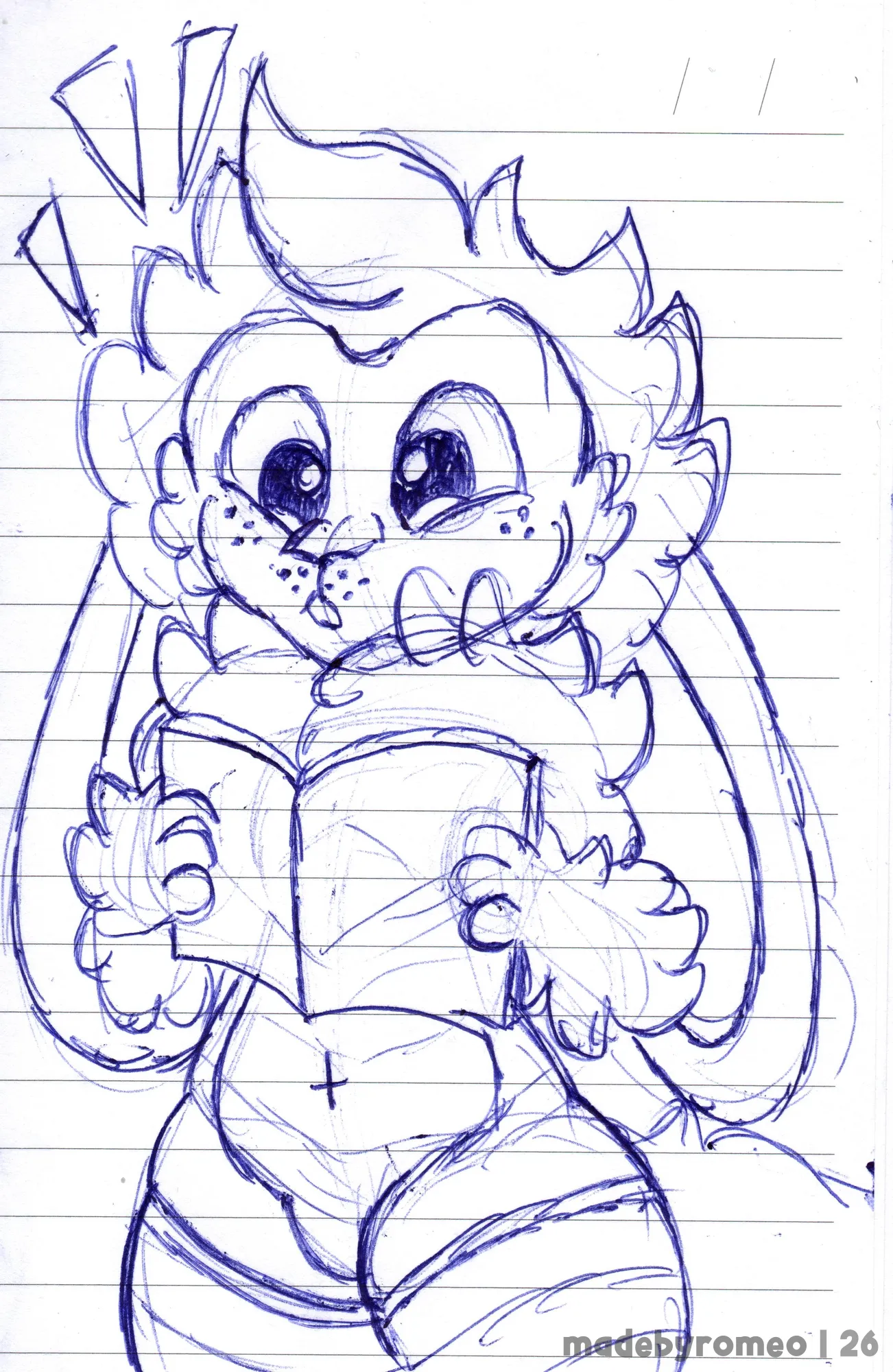 O Romeo está de pé, lendo uma revista. Ele parece estar bem surpreso com o que está lendo